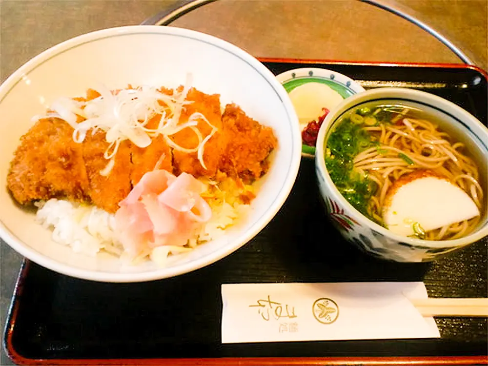 カツ丼＋小蕎麦セット(1300円)