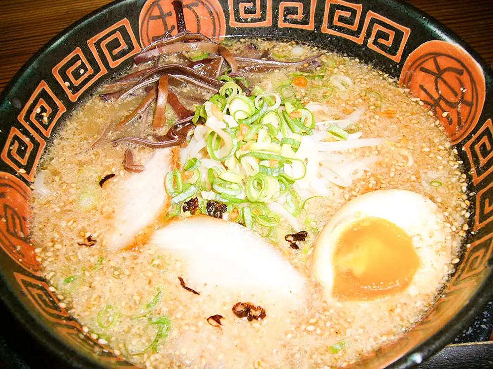 豚骨醤油ラーメン（750円）