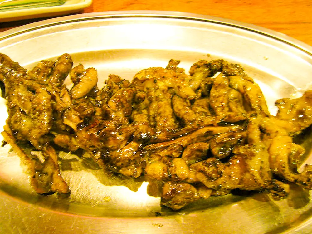 炭火もも焼き発祥「丸万焼鳥 本店」 サブ画像2