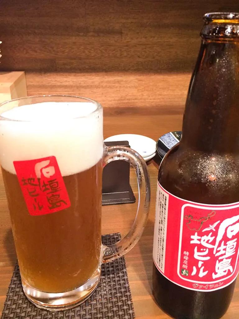 地ビールをゴクゴク飲みながら