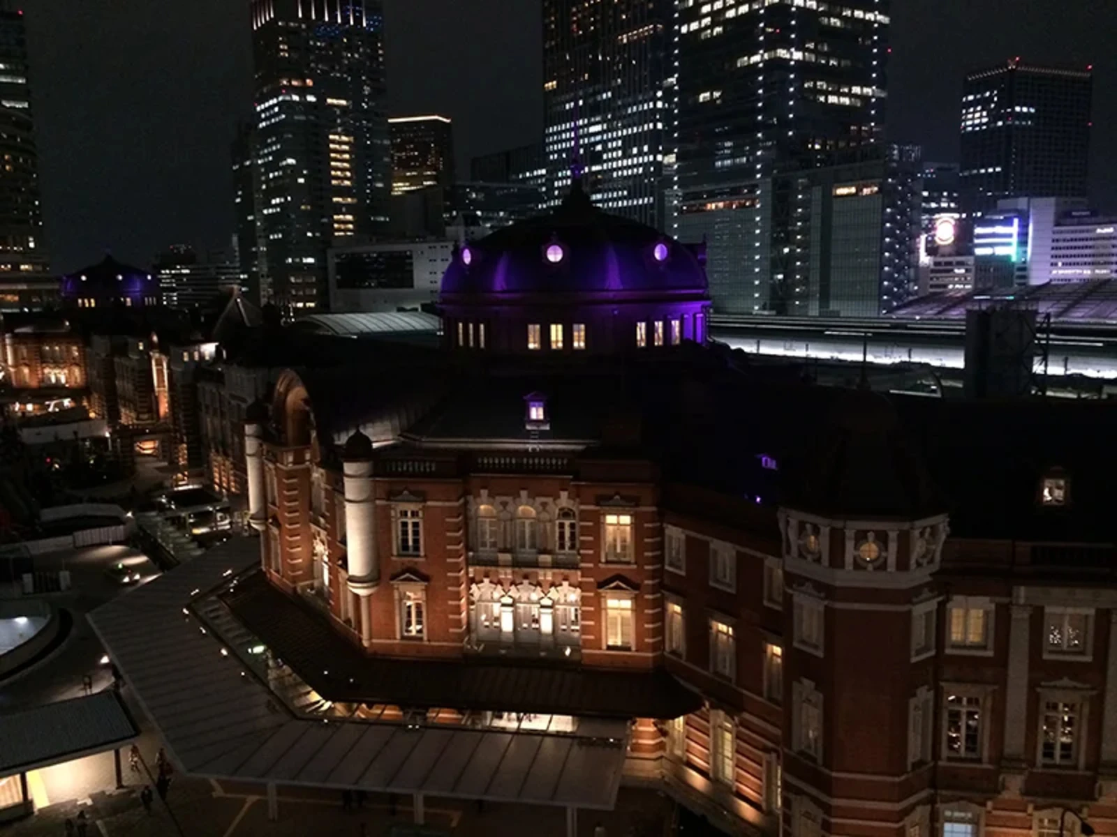 屋上から見える東京駅