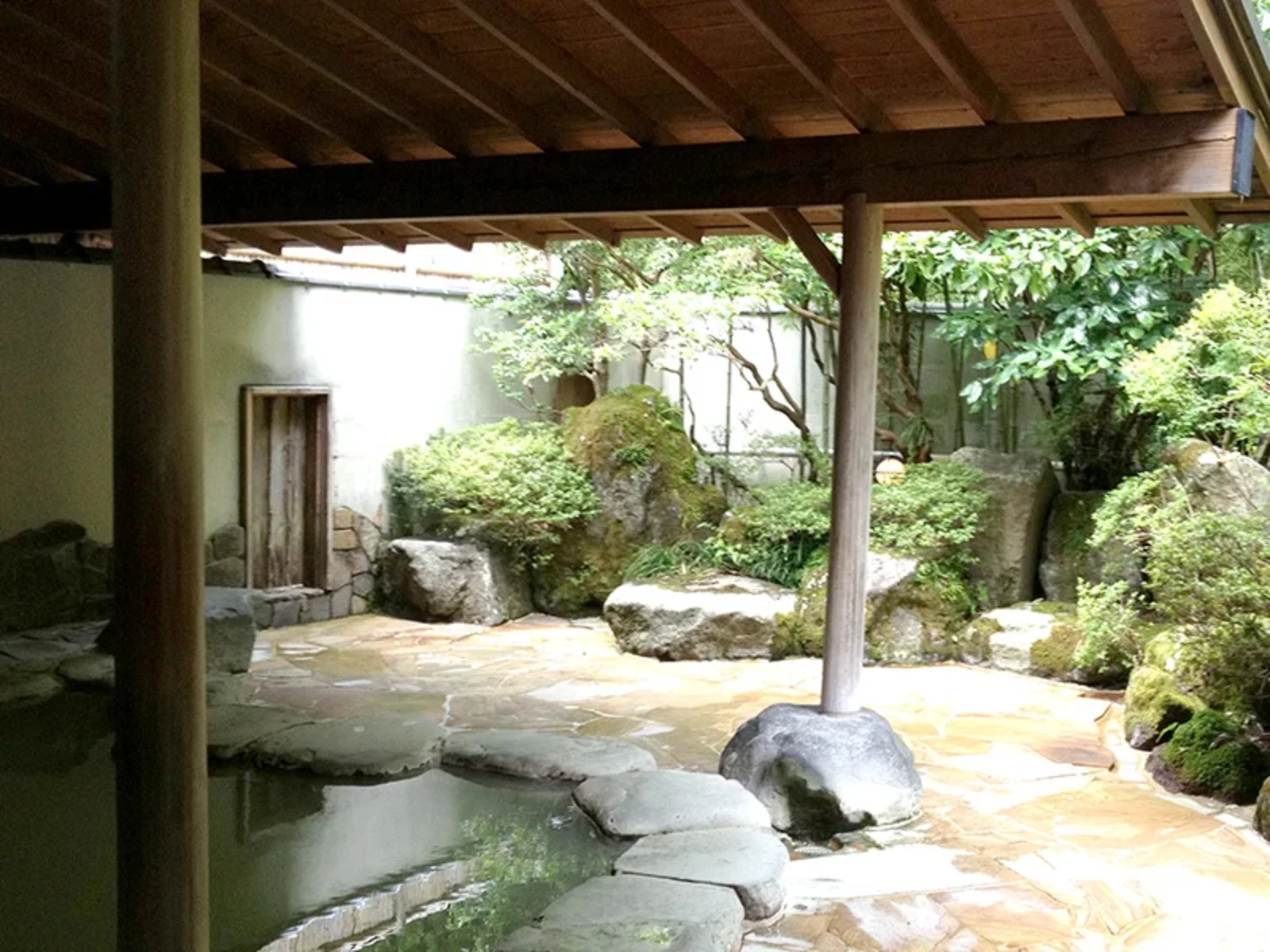 下山後、ふもとで箱根の湯