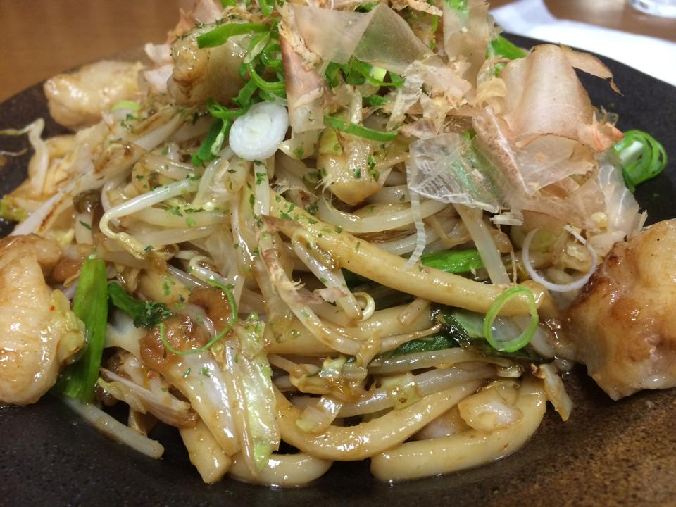 もり「ホルモン焼きうどん」